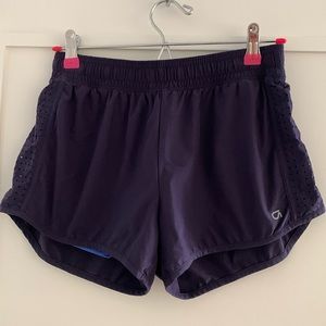 Running shorts with liner